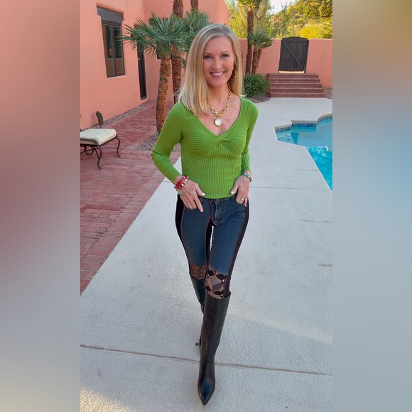 NWT GREEN SWEATER TOP-S - Picture 1 of 12